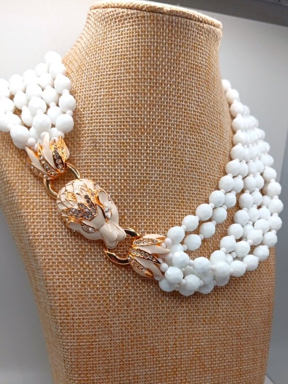 GAY BOYER MINT RARE MILK GLASS TORSADE NECKLACE